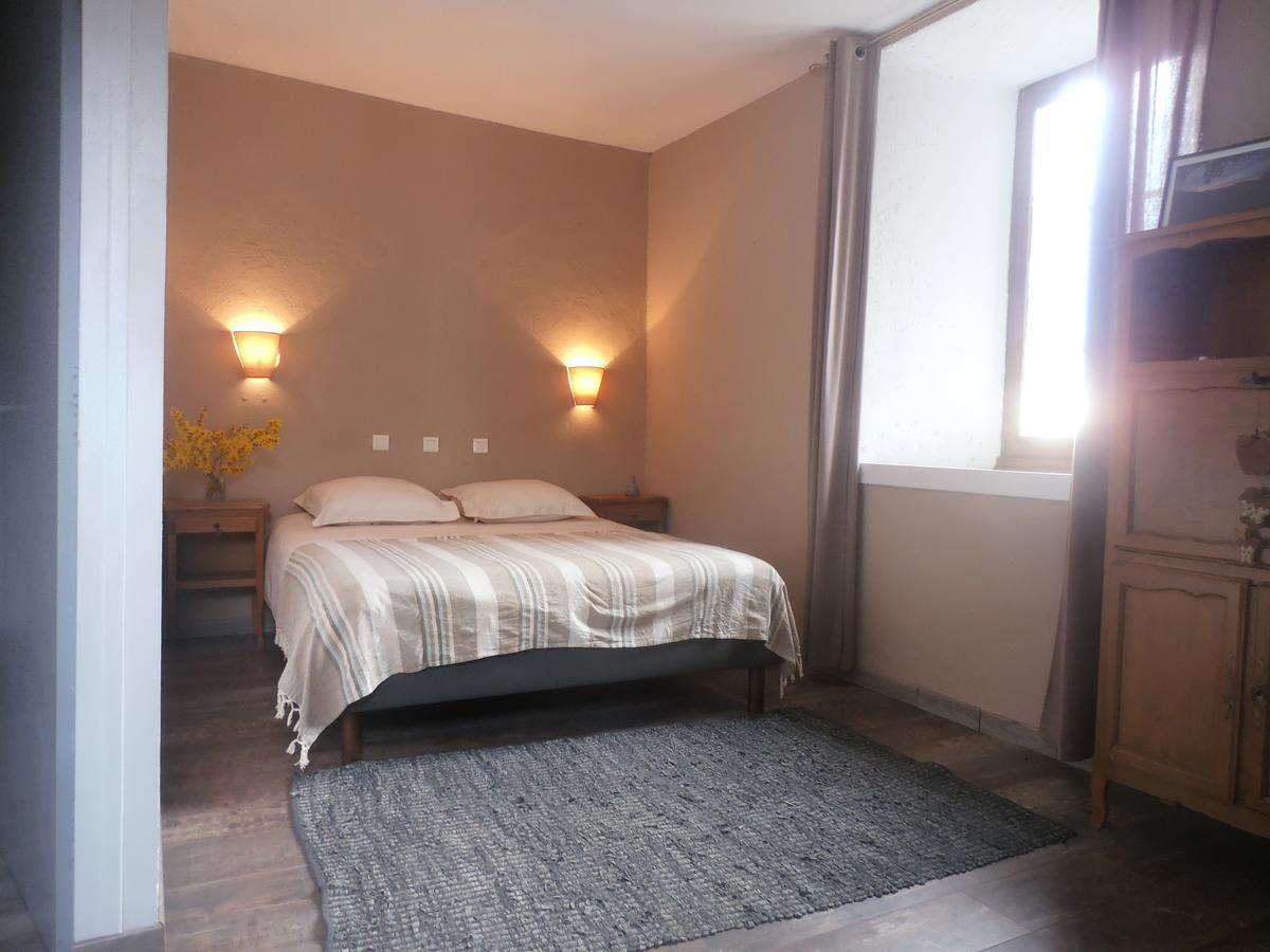 La Vallee De Gaia Bed & Breakfast Saint-Hilaire-de-Lavit Exterior foto